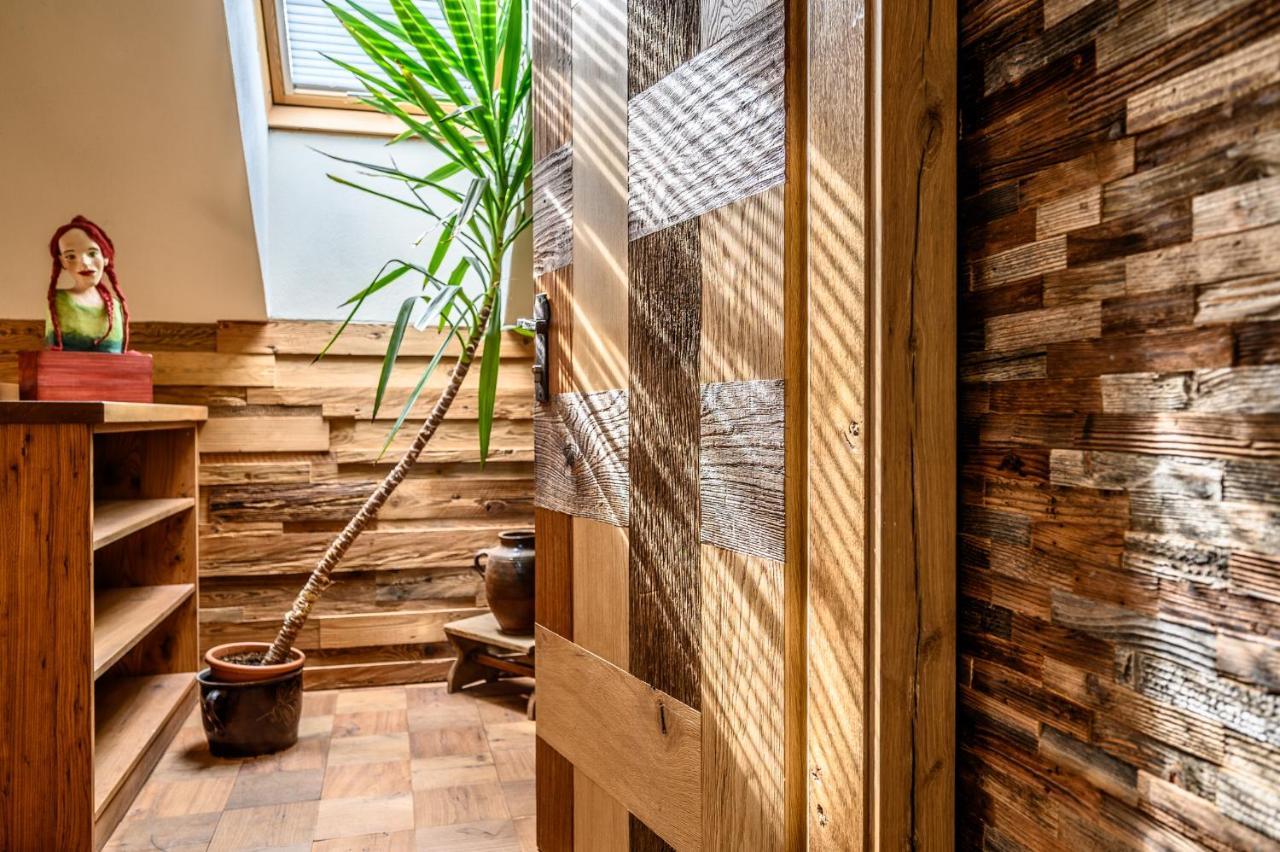 Der Baum Hideaway Apartman Inzersdorf im Kremstal Kültér fotó